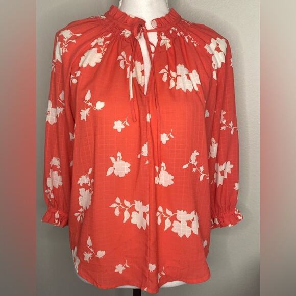 Collective Concepts Woman’s Pink floral blouse  tie front Size S. See Video - Picture 1 of 9